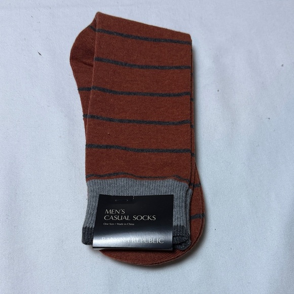 Assorted Men's Fun Patterned Socks Collection - Picture 5 of 13